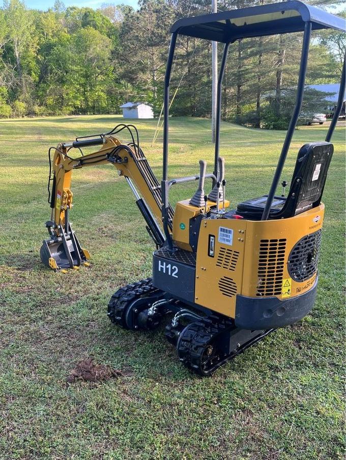 13.5HP, 1 ton B&S Engine Mini Compact Excavator Micro Crawler Digger | AGT-H12 - Image 4