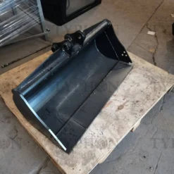 Alternative view of Excavator Attachment Tilt Bucket 47″ Hydraulic Tilting Bucket 1200mm Heavy Duty