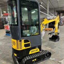 Alternative view of AGT 13.5HP 1-ton Mini & Small Excavator More Comfortable, 2116 pounds With Enclo
