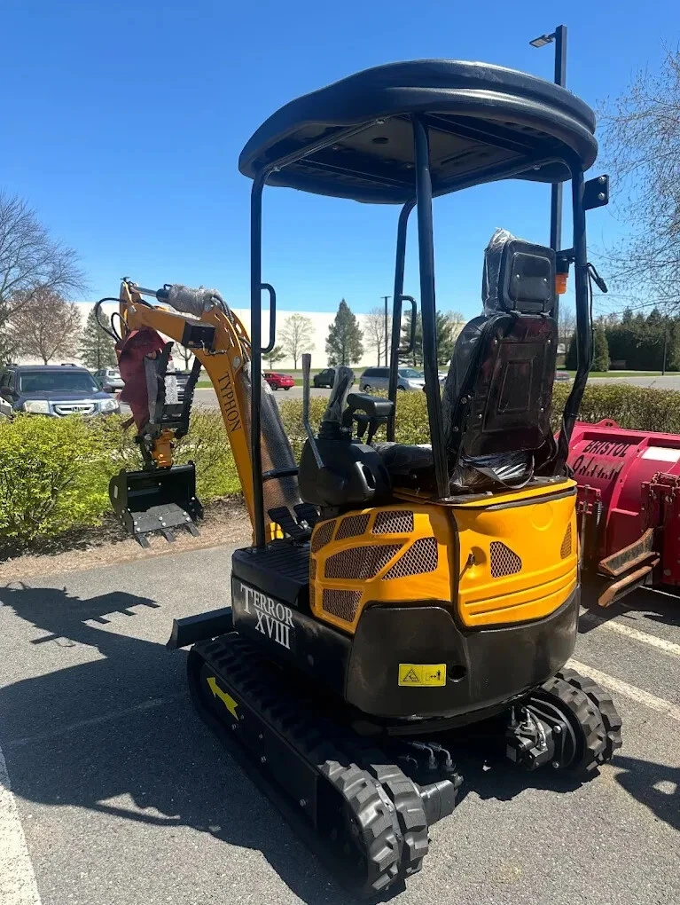 4,000 lbs Terror XVIII Mini Excavator, EPA Certified KUBOTA D902 Diesel Machine - Image 5