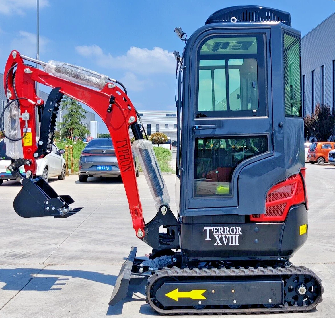 2 Ton New Mini Excavator Digger Tractor, EPA certified KUBOTA D902 Diesel Engine - Image 2