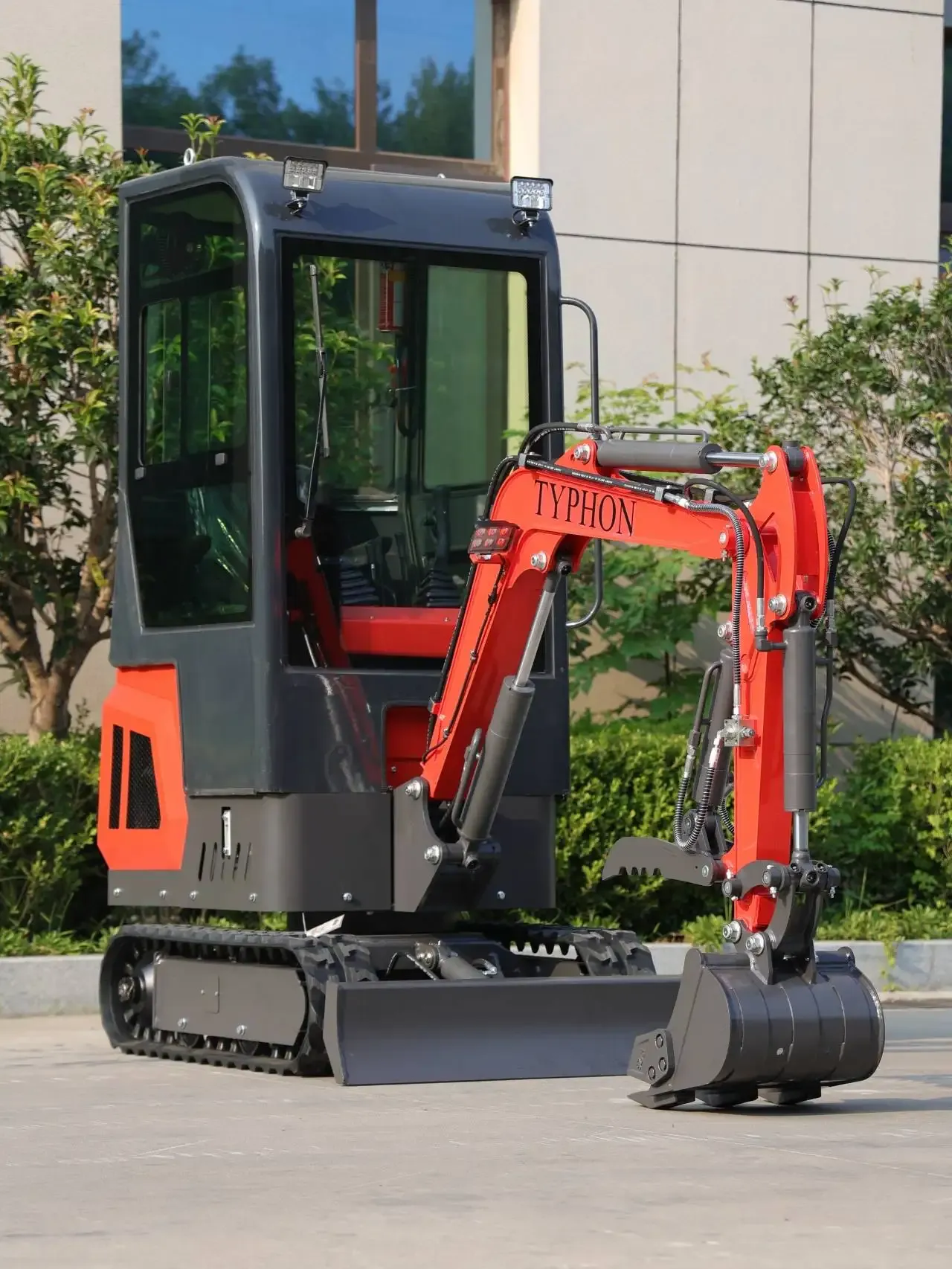TYPHON TERROR ONE Mini Excavator – 1.1 Ton Trench Digger with Cabin - Image 4
