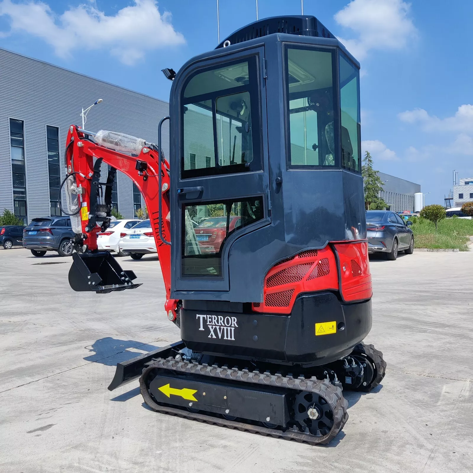 2 Ton New Mini Excavator Digger Tractor, EPA certified KUBOTA D902 Diesel Engine - Image 4