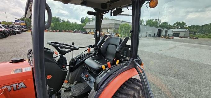 2018 Kubota B2650HSDC - Image 3