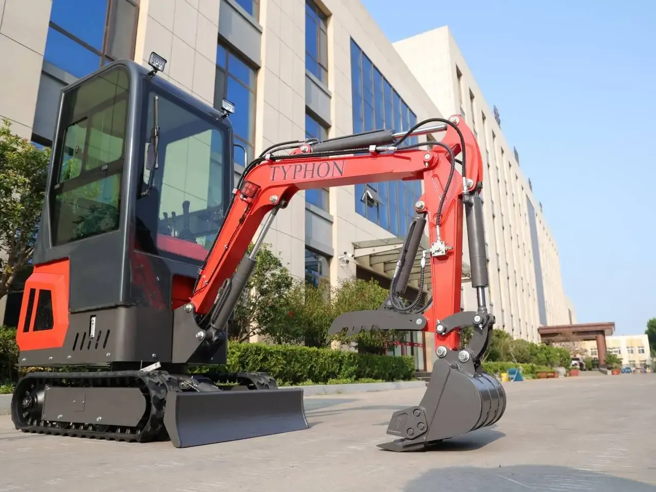 TYPHON TERROR ONE Mini Excavator – 1.1 Ton Trench Digger with Cabin - Image 8