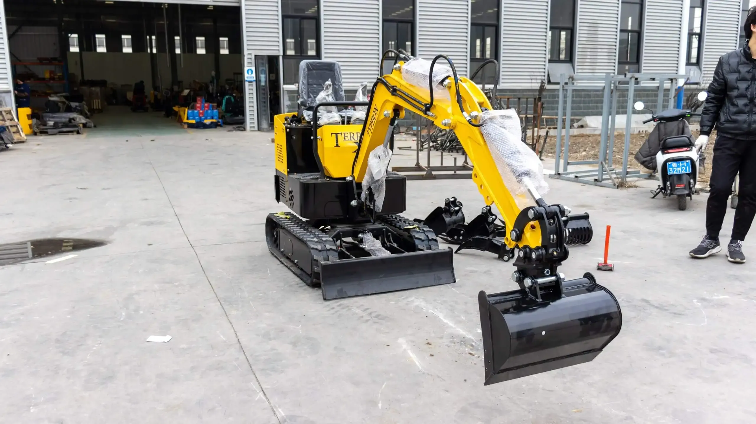 500mm Plain Mud Bucket Attachment for TYPHON Mini Excavators USA - Image 4